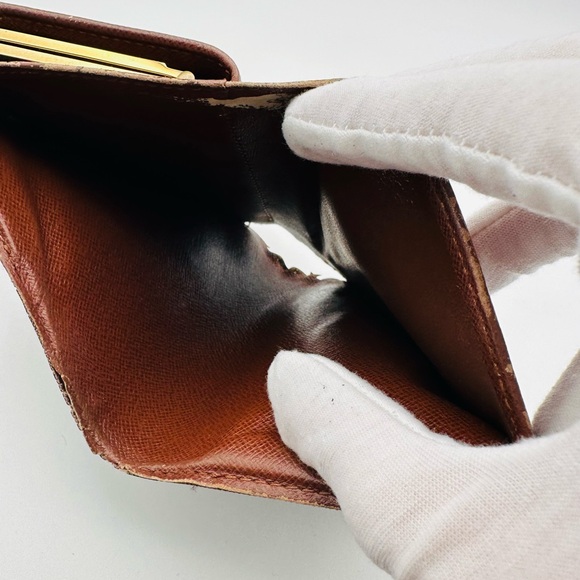 Louis Vuitton Gold Lock LV Wallet - Picture 13 of 14